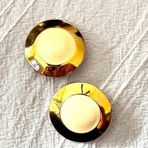 Vintage Monet Earrings Round Gold Tone & Cream Enamel Clip Ons 0624 Y